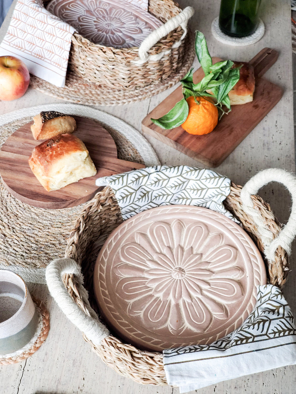 Bread Warmer & Basket Gift Set with Tea Towel - Vintage Flower