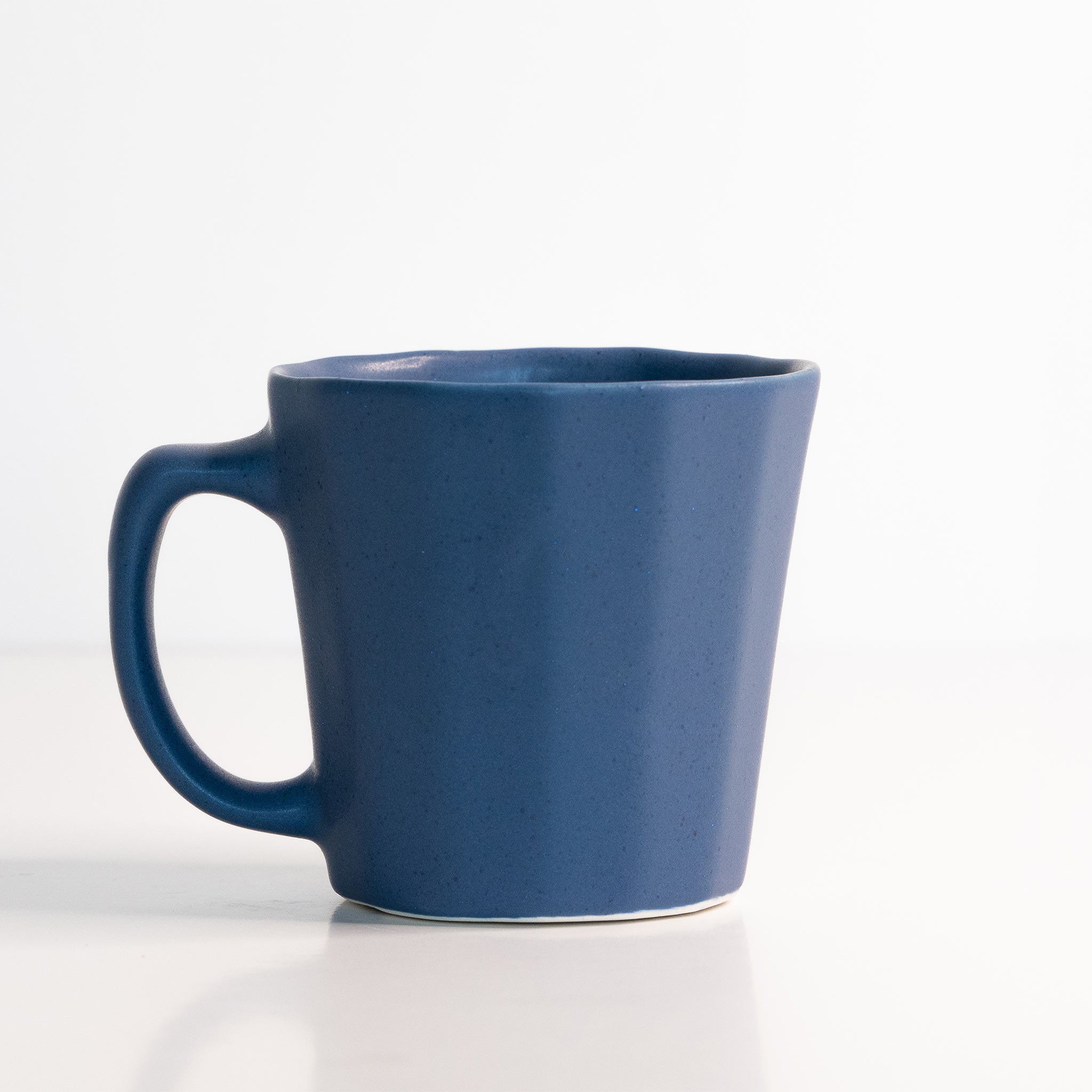 Mug du Lundi - Tasse à café en porcelaine faite main