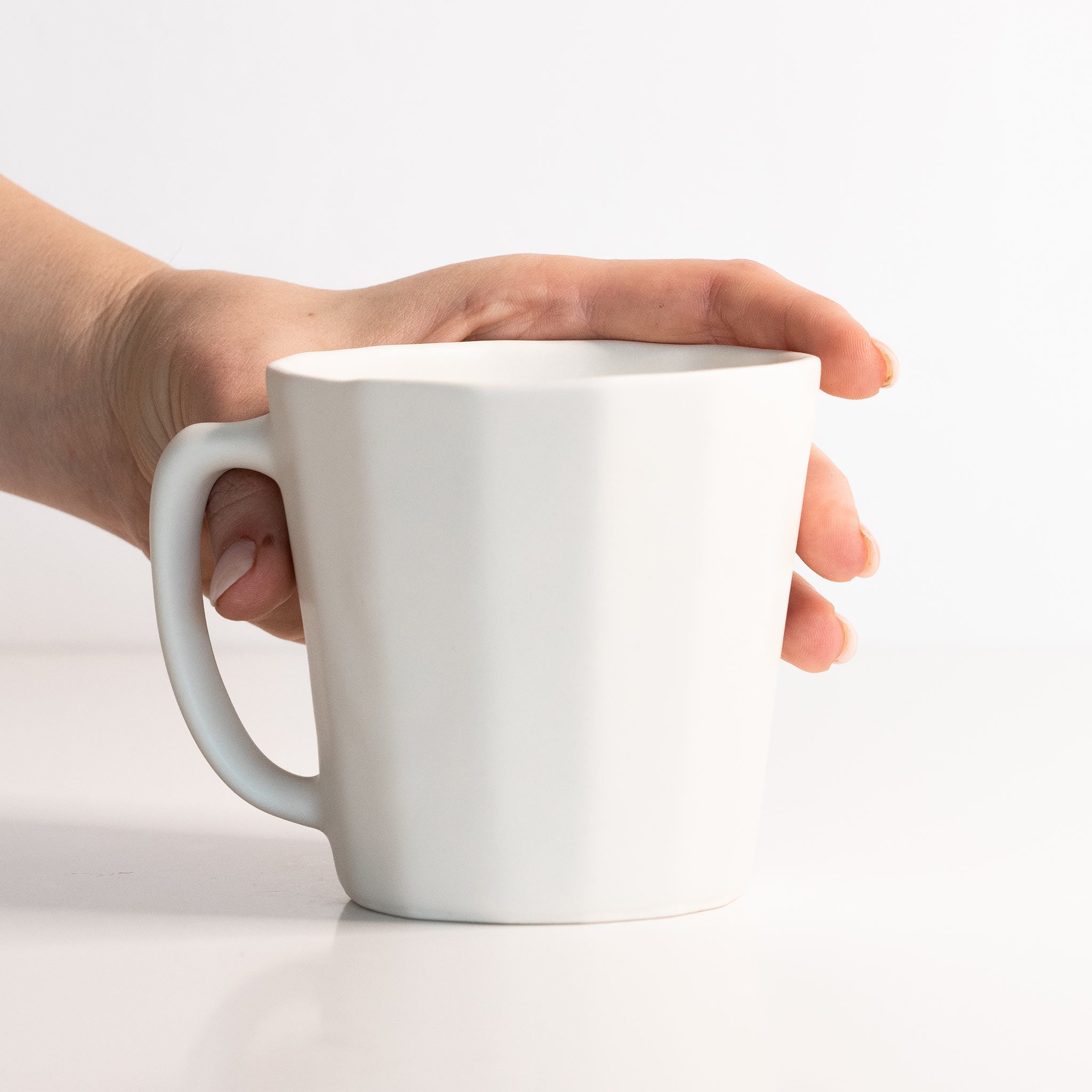 Mug du Lundi - Tasse à café en porcelaine faite main