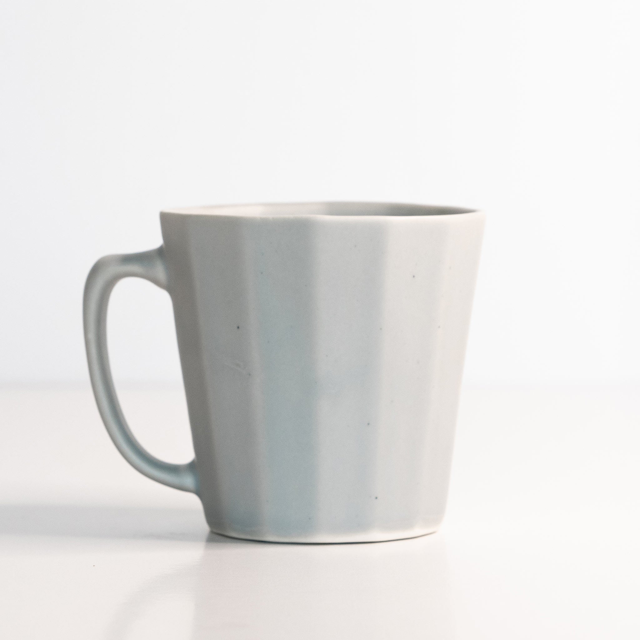 Mug du Lundi - Tasse à café en porcelaine faite main