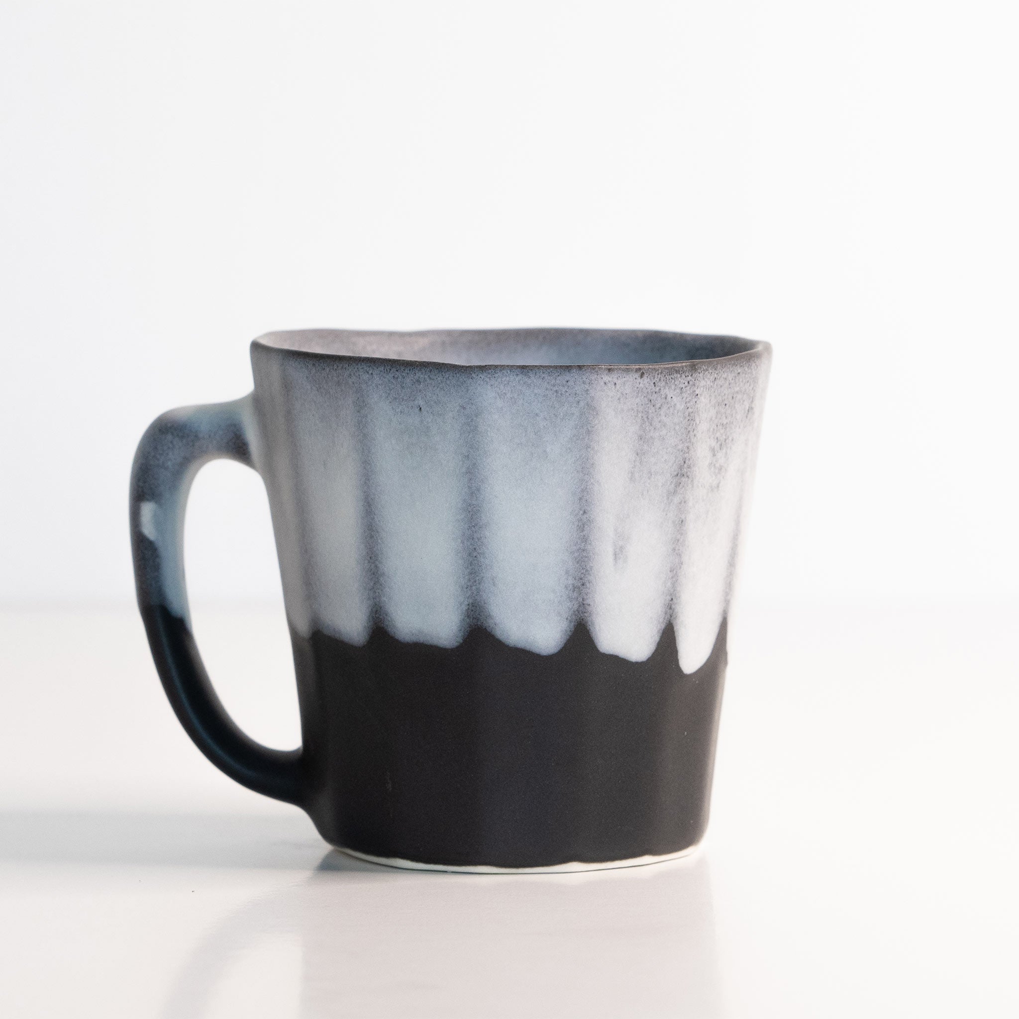 Mug du Lundi - Tasse à café en porcelaine faite main